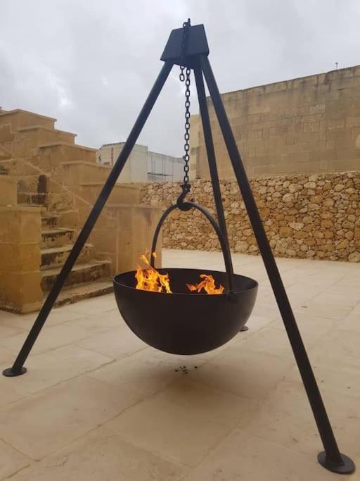 Farmhouse Villa With Large Pool And Garden In Gozo Gharb  Exterior photo